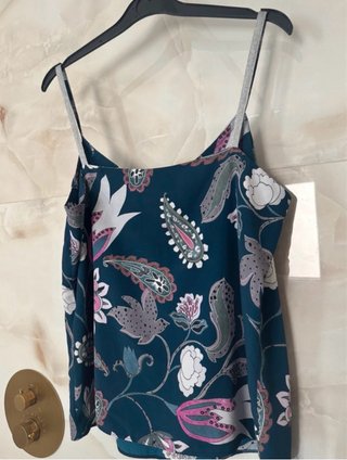 Blusa Morgan floral azul talla 42