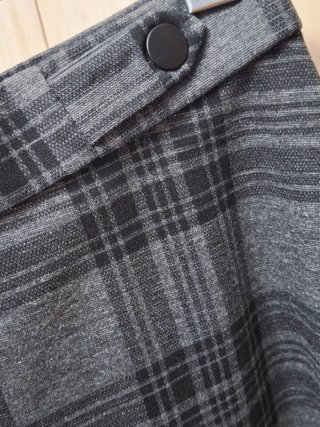 Falda de cuadros gris