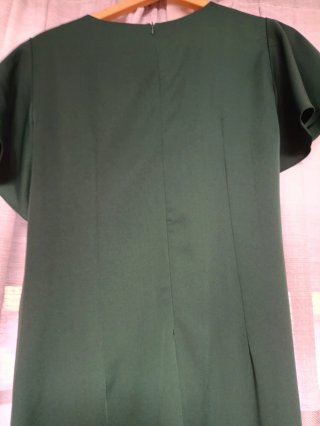 Vestido de fiesta verde con pedrería