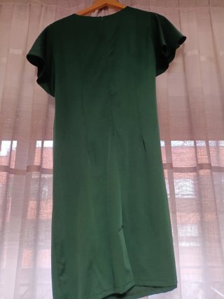 Vestido de fiesta verde con pedrería