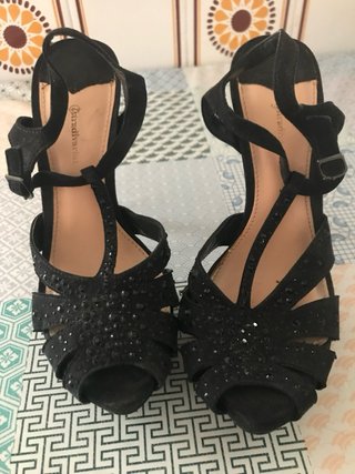 Sandalias de tacón aguja negras