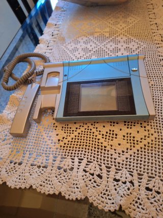 Teléfono de diseño azul y gris