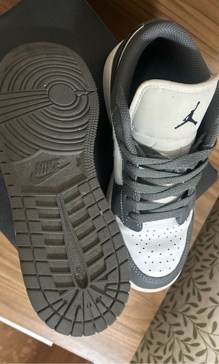 Zapatillas Nike  Jordan Air Grises y Blancas