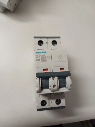 Siemens 5SY4220-7 MCB C20 Interruttore