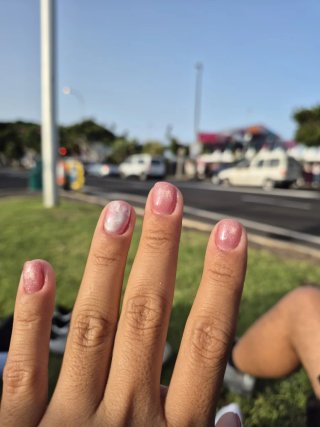 Manicura Semipermanente con Nivelación Base Rubber