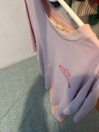 Camisa rosa con estampado