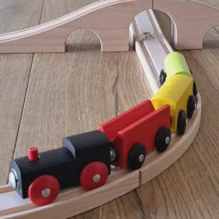 Tren de madera IKEA