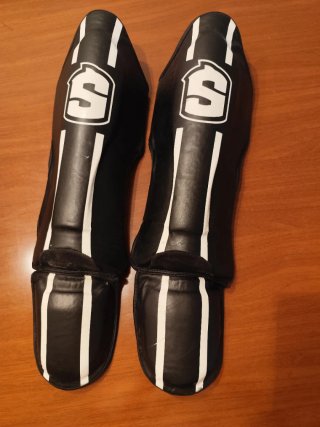 Equipo de Boxeo. Guantes, Casco.. Buen estado PSD
