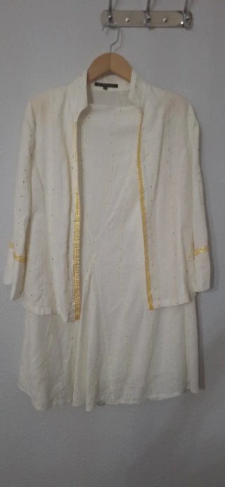 Conjunto chaqueta y falda de lino