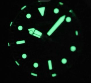 Reloj Seiko Prospex Solar Divers 200m SNE599P1.
