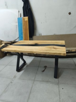 Mesa centro madera y resina