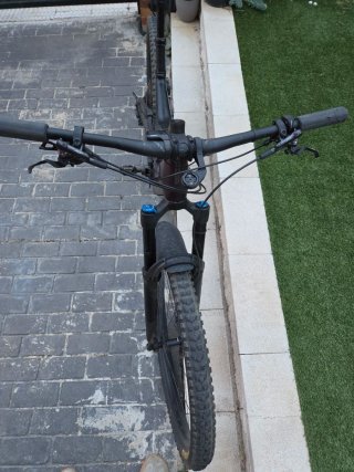 Bicicleta eléctrica Orbea Rise Morada talla L