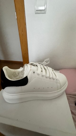 Alexander McQueen Zapatillas Unisex Blancas Negras