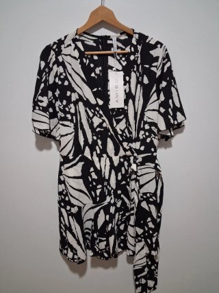 Vestido AMISU estampado blanco y negro