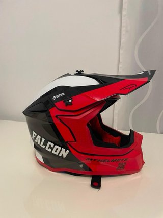 Casco de moto Falcon rojo y negro