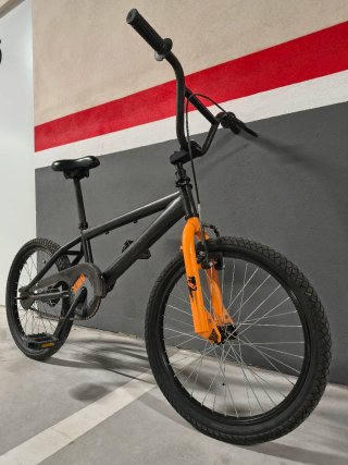 Bicicleta BMX 20 Negra y Naranja