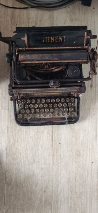 Máquina de escribir Continental antigua