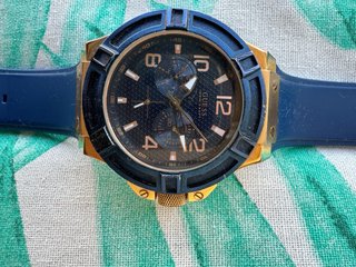 Reloj Guess Hombre Azul y Dorado