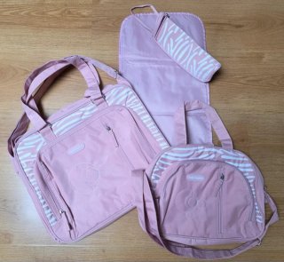 Bolsas de maternidad, cambiador y porta biberón