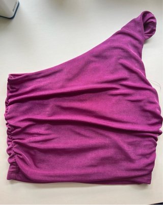Top Asimétrico Pull and Bear Morado