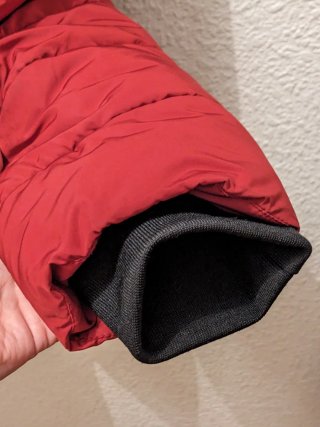 Chaqueta Koroshi Roja impermeable con Capucha