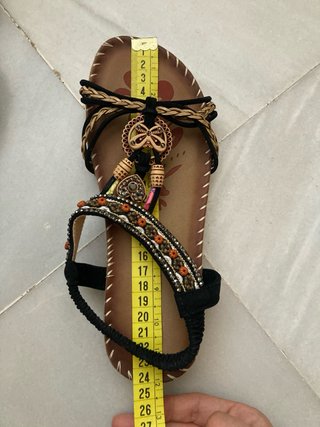 Sandalias con abalorios