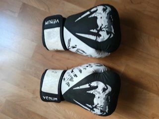 Pack Boxeo: Guantes, Casco y Patucos