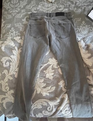 Pantalones vaqueros grises