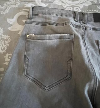 Pantalones vaqueros grises