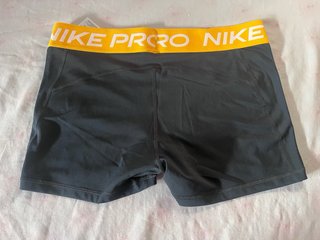 Shorts entrenamiento Nike Pro mujer