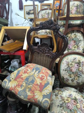 Silla Vintage Tapizada y de Madera