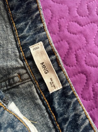 Pantalón vaquero roto