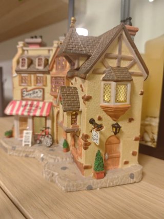 Lemax Estella's Cafe & Hotel Clair