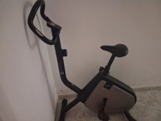 Bicicleta Estática Decathlon Essential 04