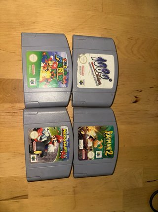 Nintendo 64 + 4 giochi e 2 controller