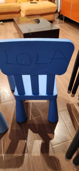 Mesa y 3 Sillas Infantiles