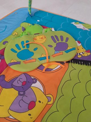 Manta de actividades musical para bebé