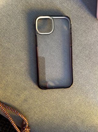 iPhone 14 Plus Negro  y tres fundas de regalo