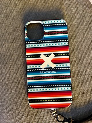 iPhone 14 Plus Negro  y tres fundas de regalo