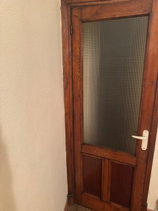 Puerta madera habitación con cristal(hay 6puertas)
