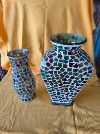 Dos jarrones de cristal mosaico