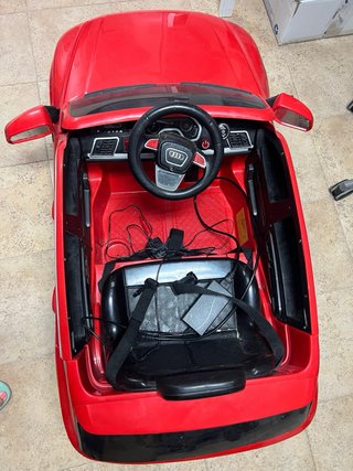 Coche eléctrico Audi Q5 para arreglar