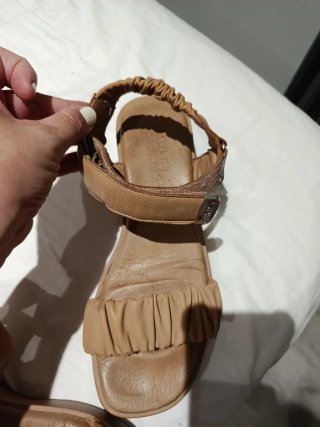 Sandalias Carmela Beige Talla 40
