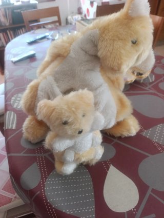 Peluche Canguro con Bebé