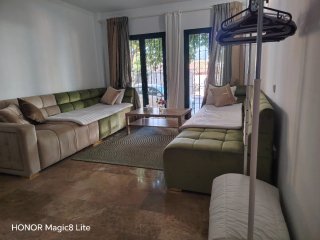 Se alquila para pareja 1 habitacionPiso Compartido