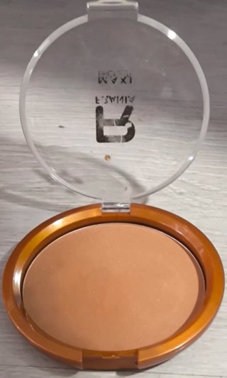Polvos bronceadores compactos