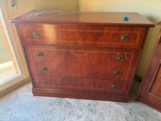 Cómoda de madera con 3 cajones