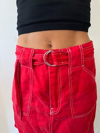 Falda mini roja Forever 21 con cinturón Talla M