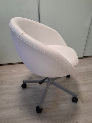 Silla giratoria Ikea Skruvsta blanca
