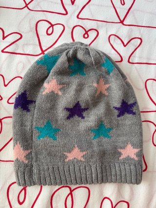 Gorro de invierno con estrellas